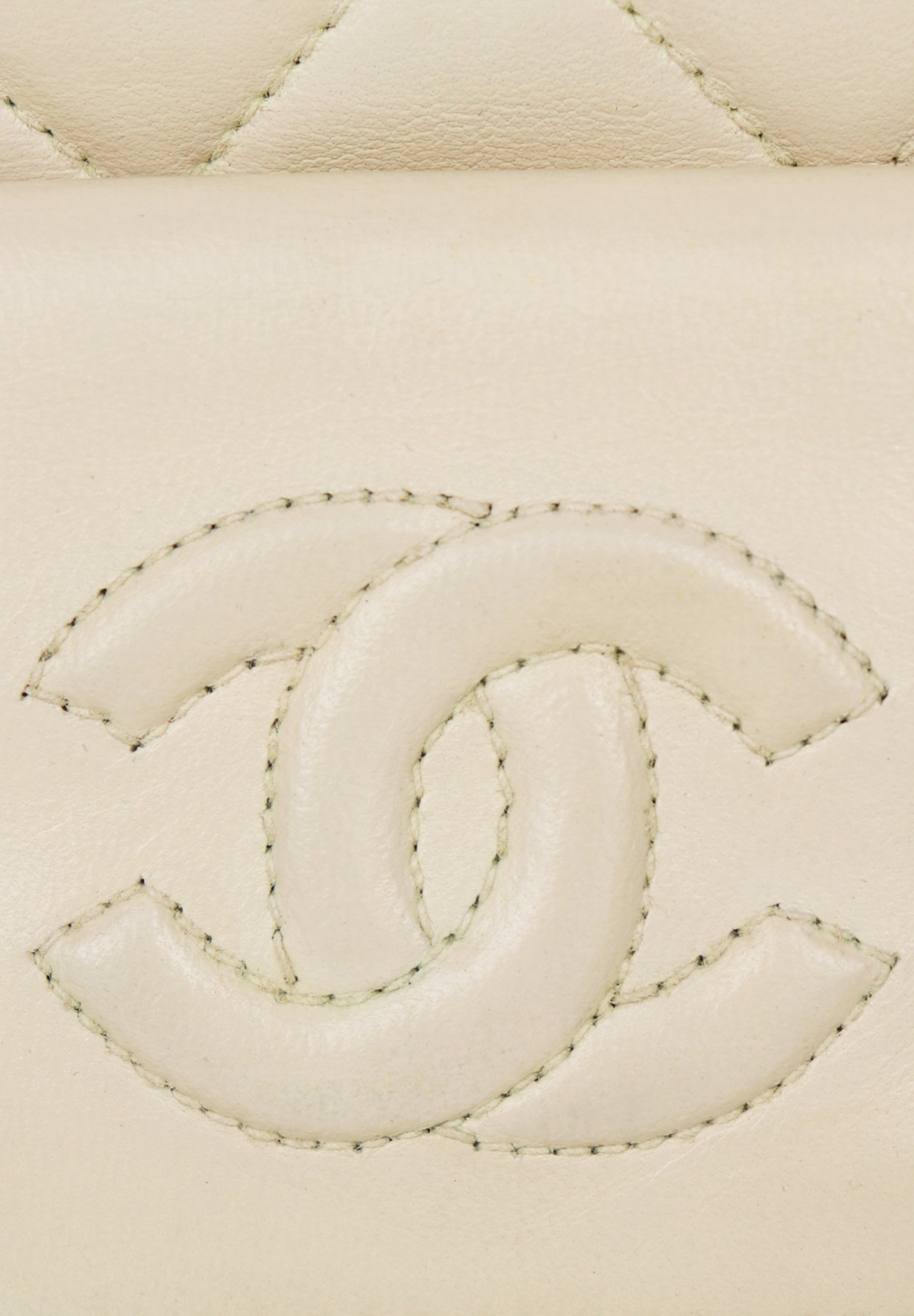 Кремовая сумка Chanel Tassel Camera Bag