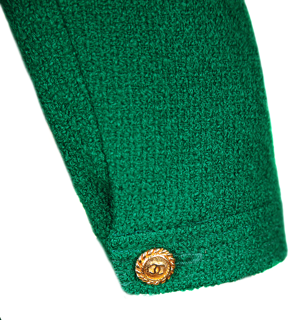 Зеленый твидовый жакет Chanel с двумя карманами