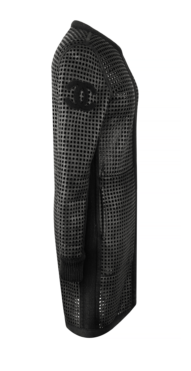 Чёрная дублёнка Chanel с перфорацией