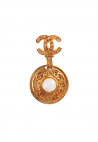 Брошь Chanel с подвеской