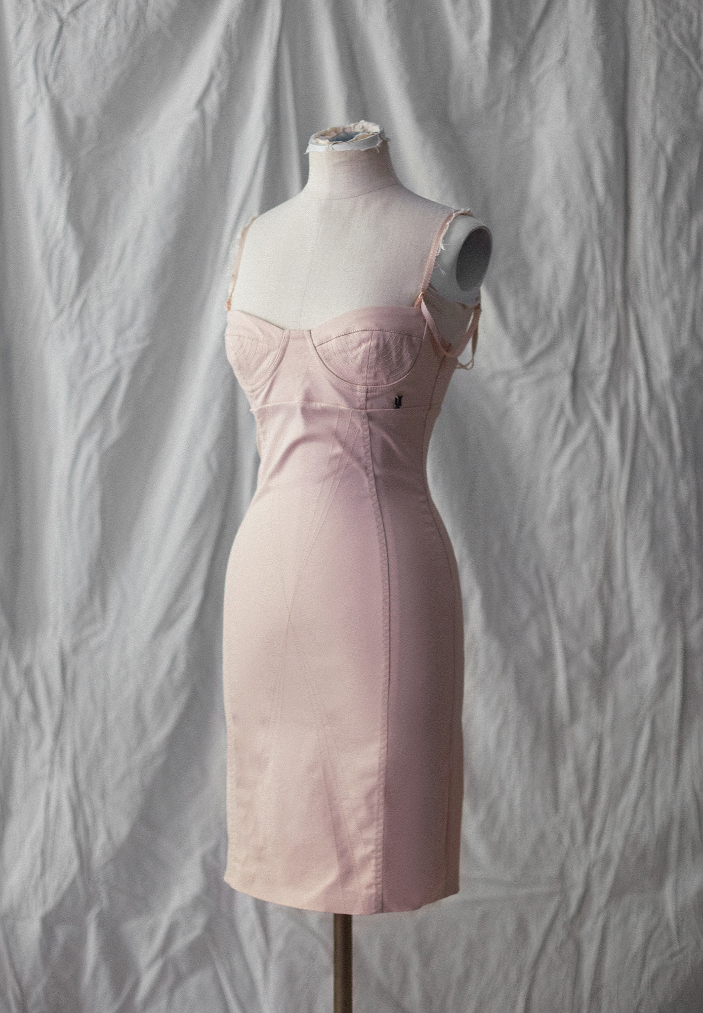 Розовое корсетное платье Galliano 