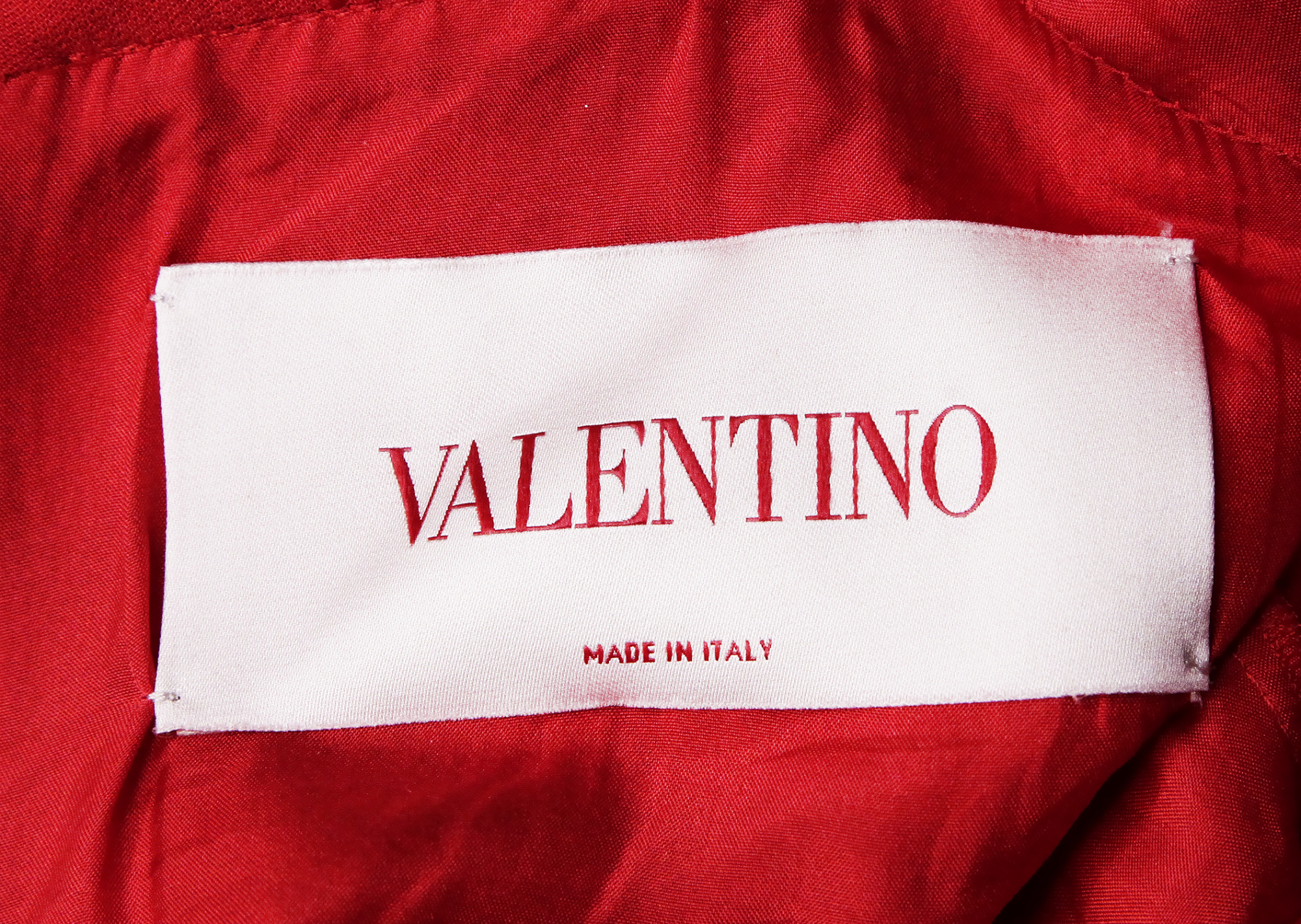 Красное платье Valentino