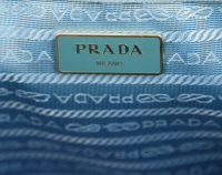 Голубая сумка Prada Galleria