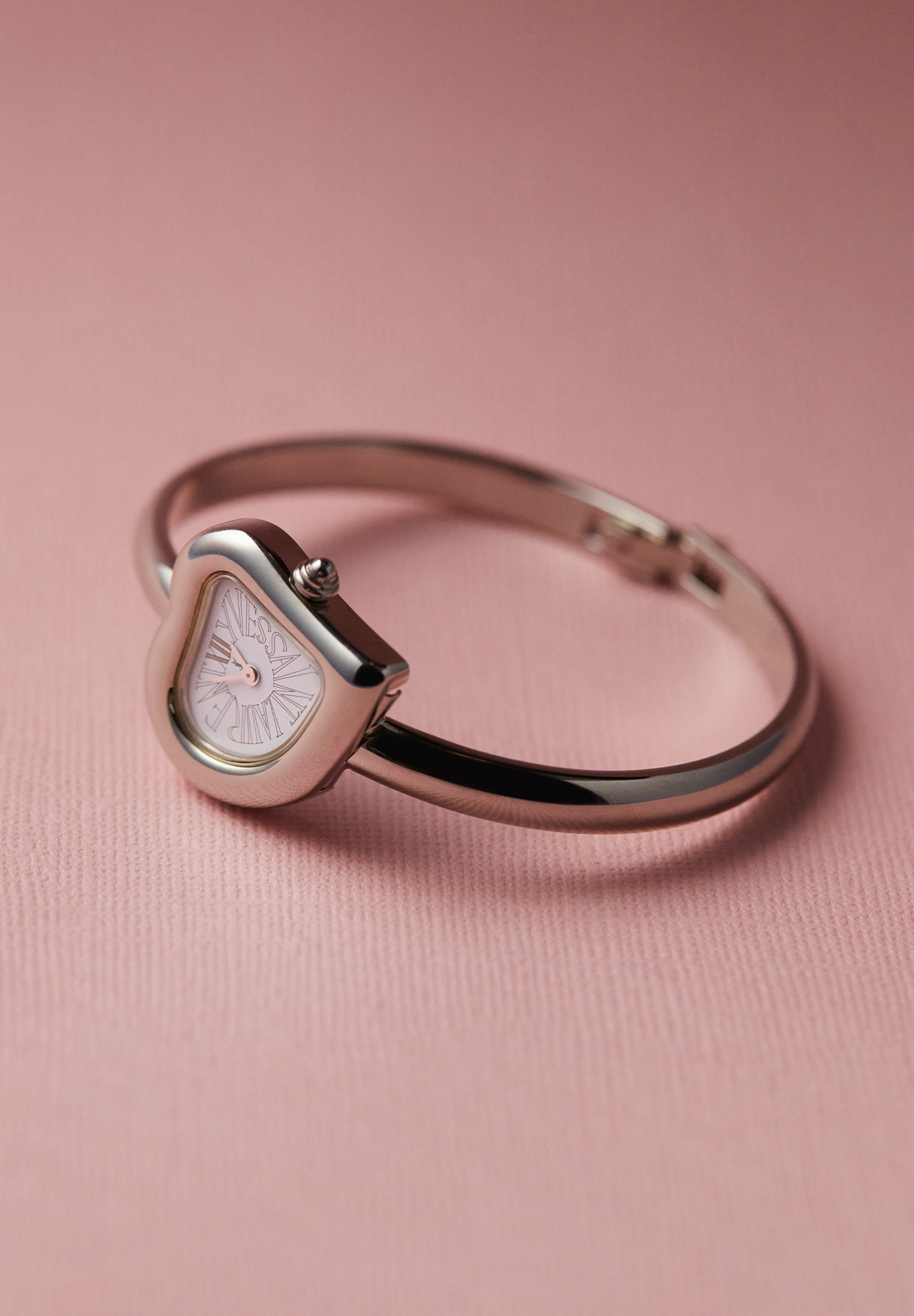 Часы в виде сердца Yves Saint Laurent  