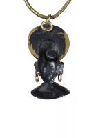 Винтажное колье с бюстом женщины