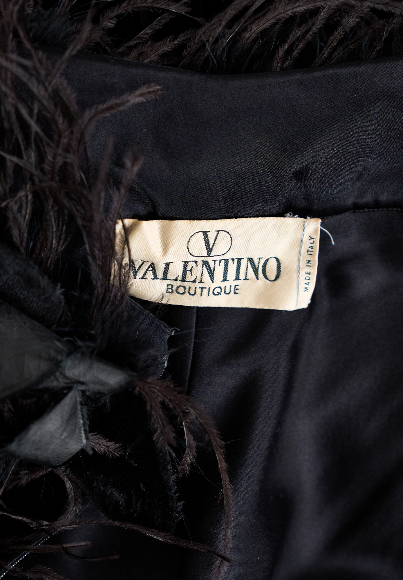 Черное вечернее бархатное платье Valentino