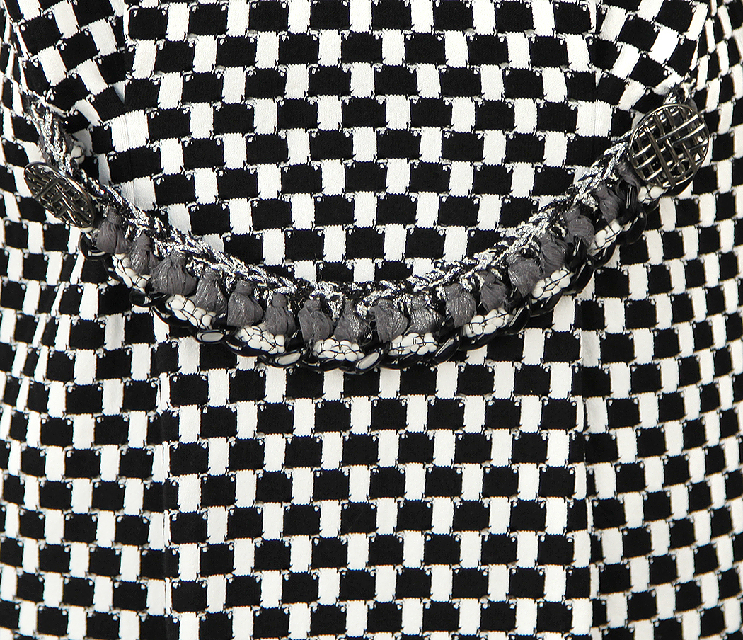 Трикотажный черно-белый костюм Chanel