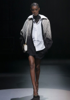 Черно-белое укороченное пальто Valentino