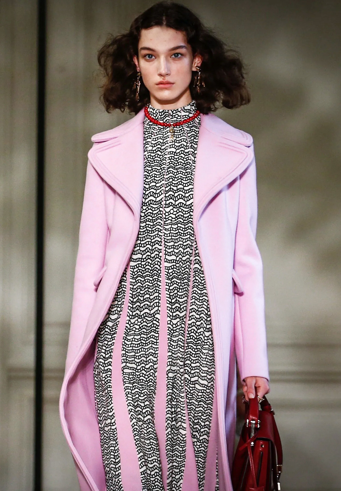 Сиреневое пальто Valentino