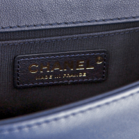 Бело-синяя сумка Chanel Small Boy