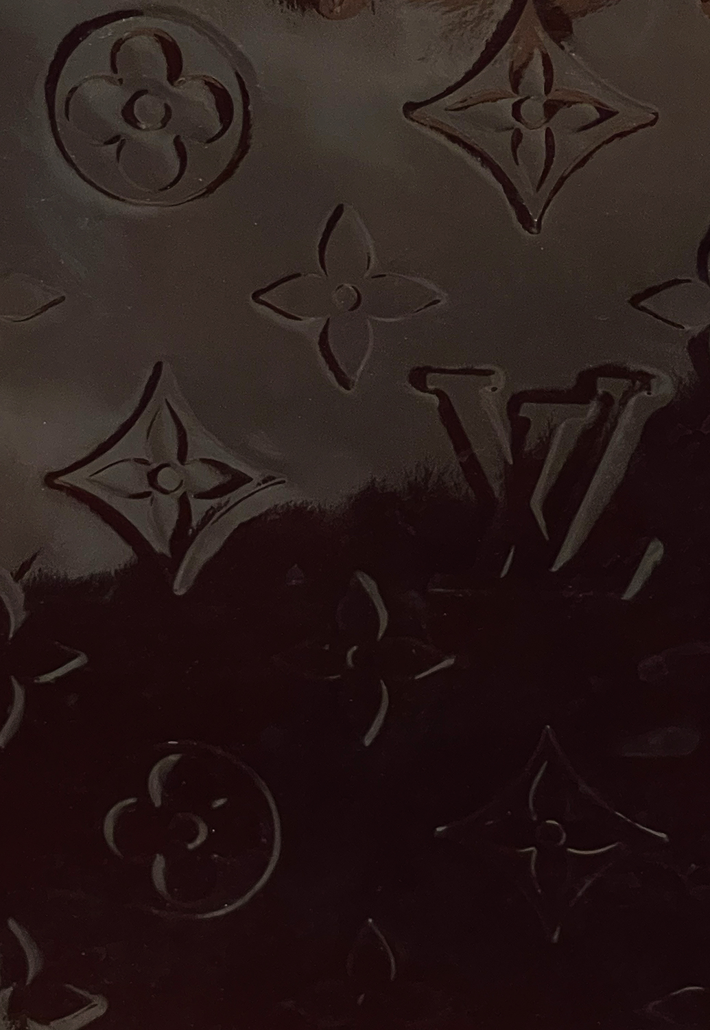 Лаковая сумка Louis Vuitton Alma MM