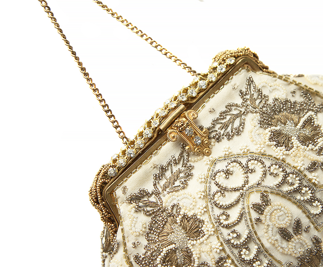 Бисерная сумочка с кристаллами