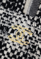 Черно-белый кейп Chanel