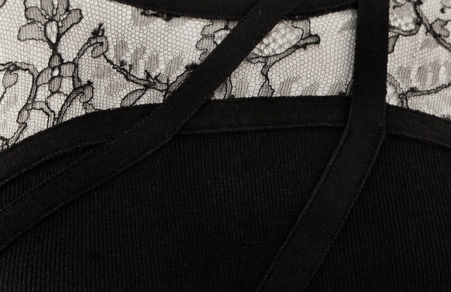 Кружевное платье Valentino