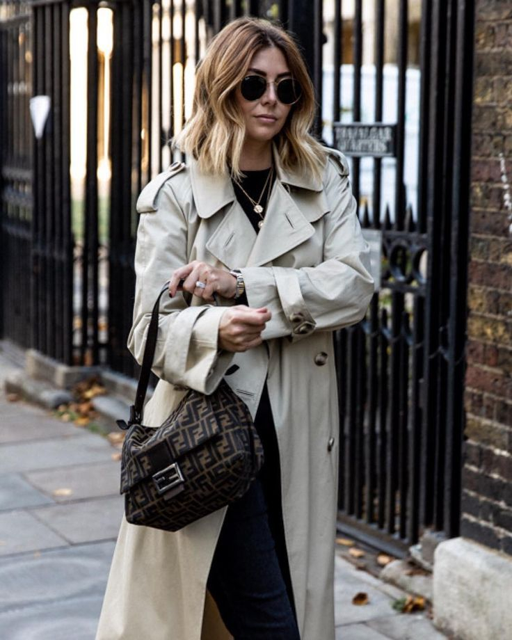 Сумка Fendi Mamma Baguette с узором Zucca