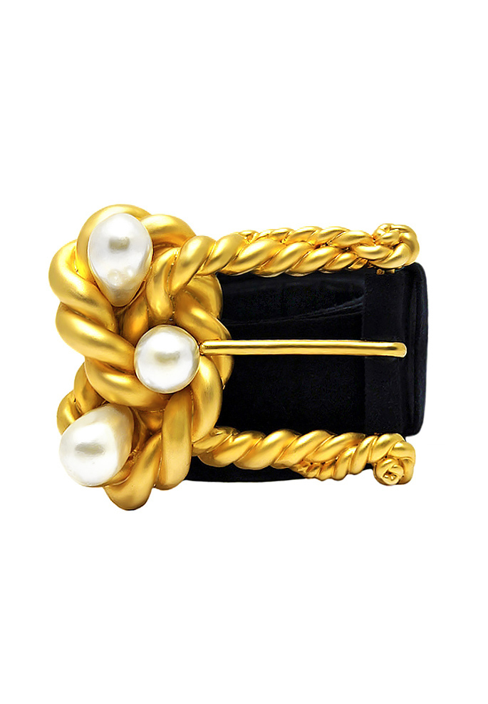 Замшевый ремень Chanel с барочным жемчугом