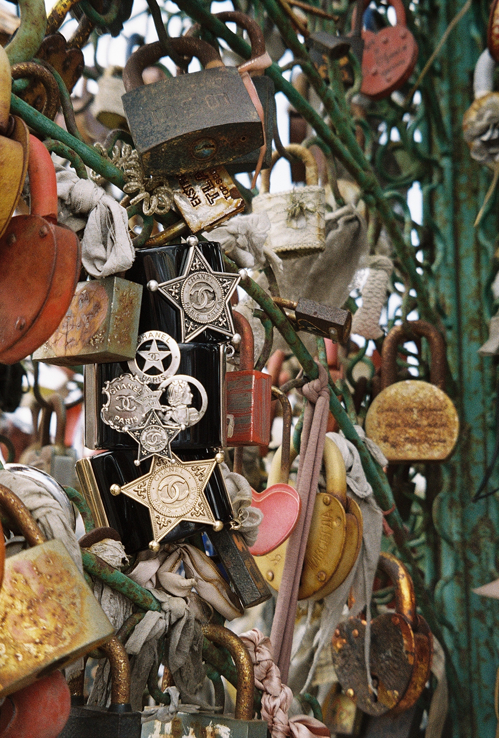 Браслет-кафф Chanel со звездами