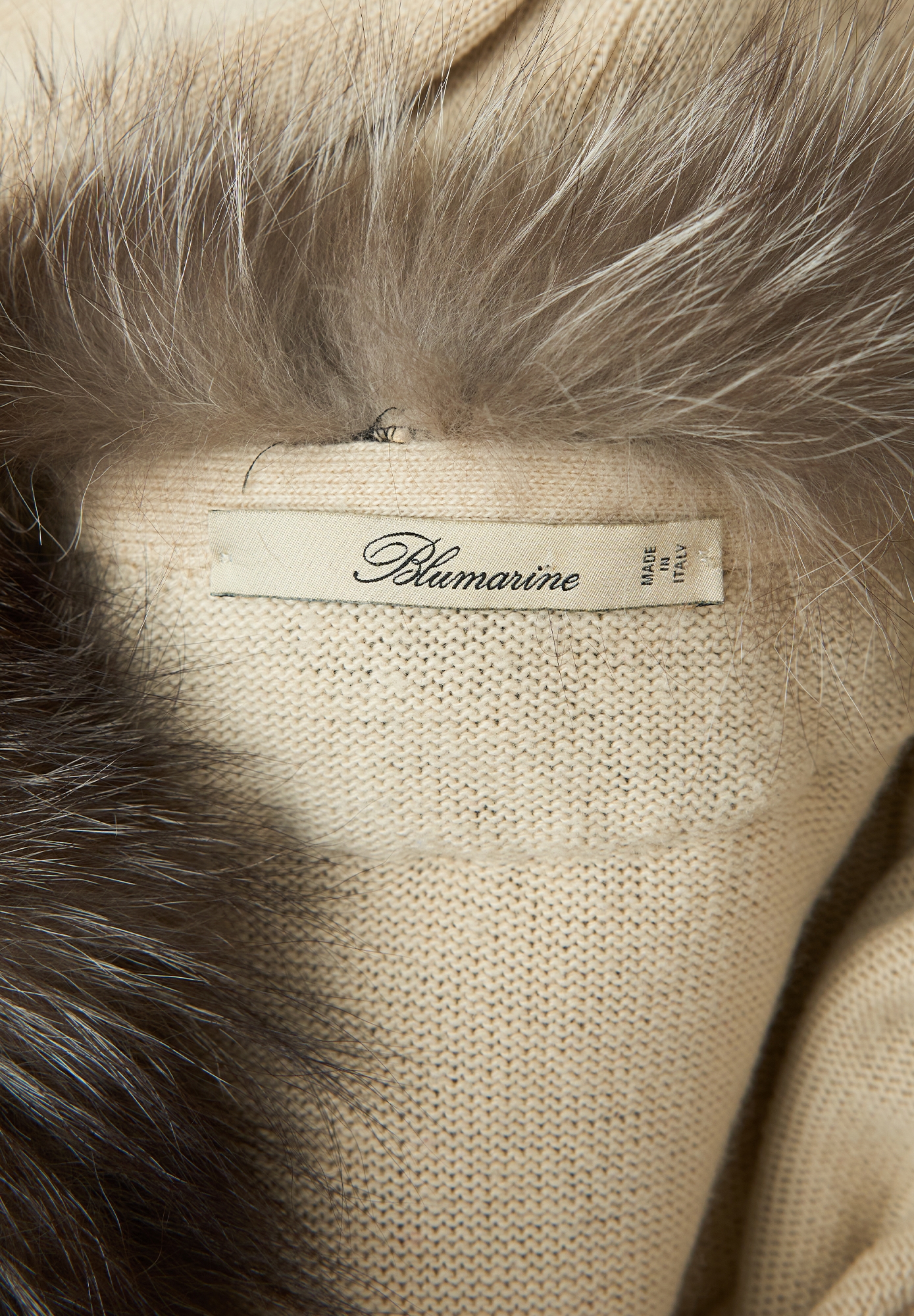 Бежевый кардиган Blumarine с мехом