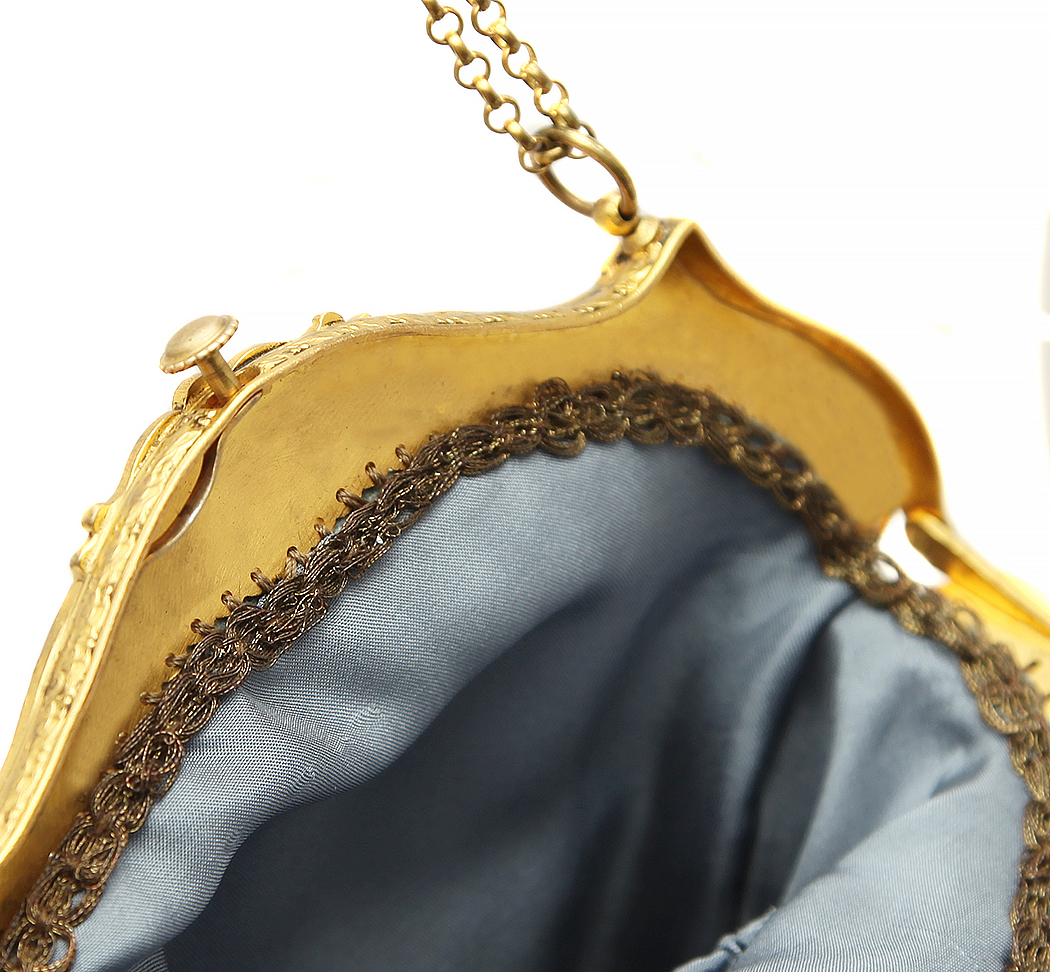 Бархатная сумка с бисером и бахромой