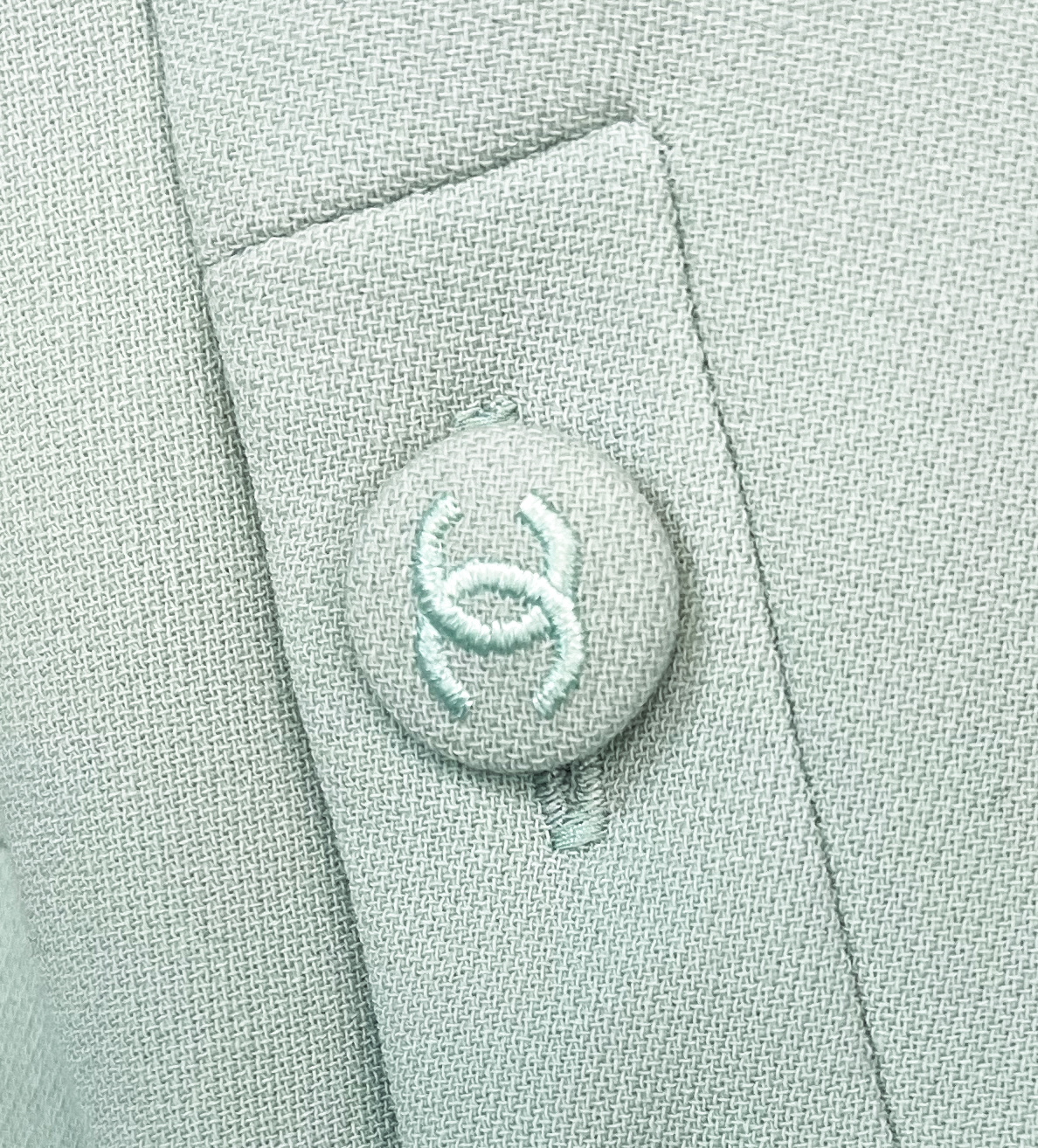 Светло-зелёный жакет Chanel