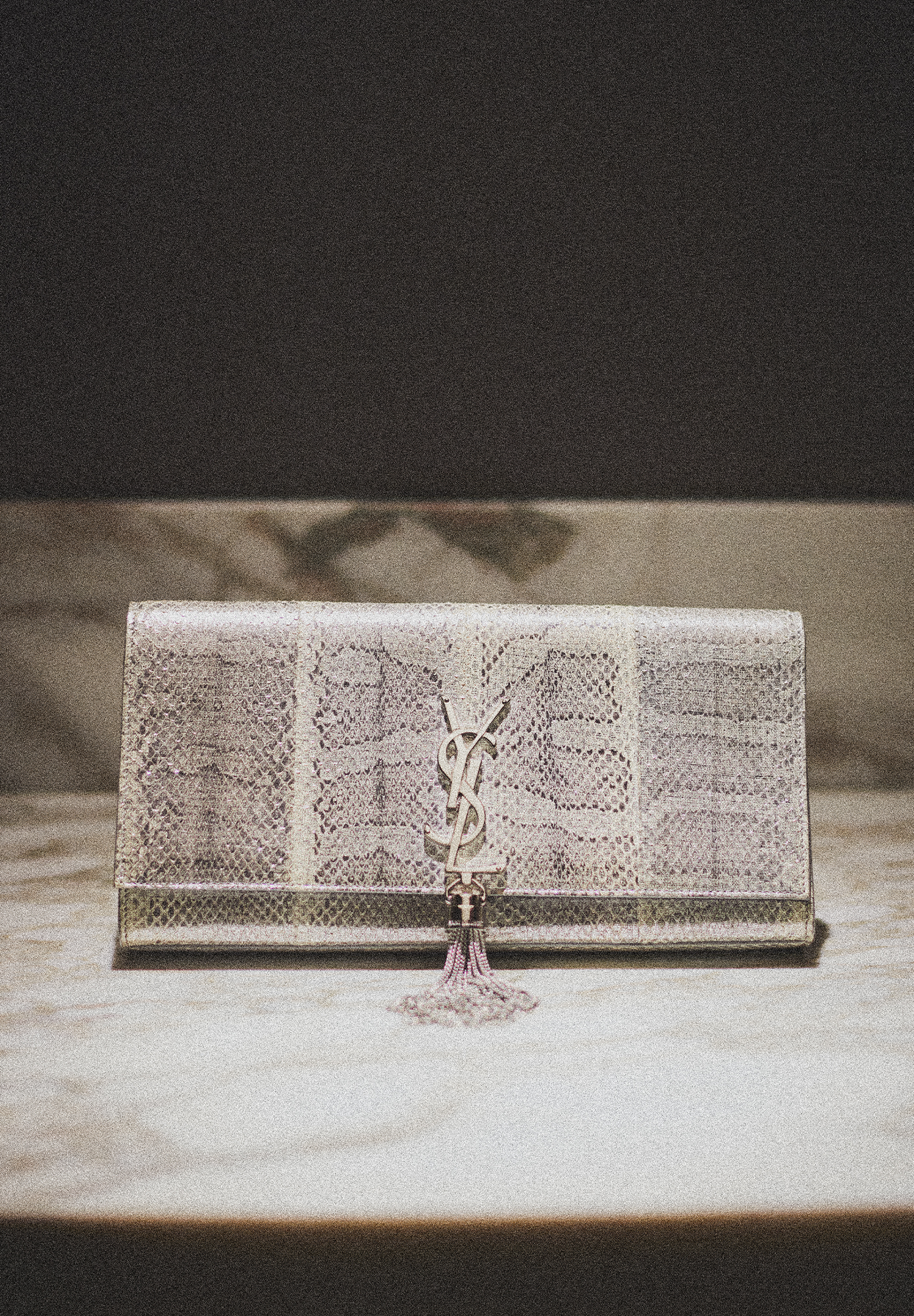 Клатч Saint Laurent Kate с кисточкой