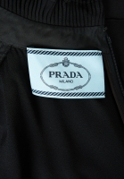 Черное платье Prada с поясом