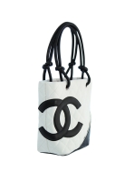 Кожаная сумка-корзинка Chanel с логотипом