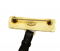 Брошь Chanel в виде дорожной бирки