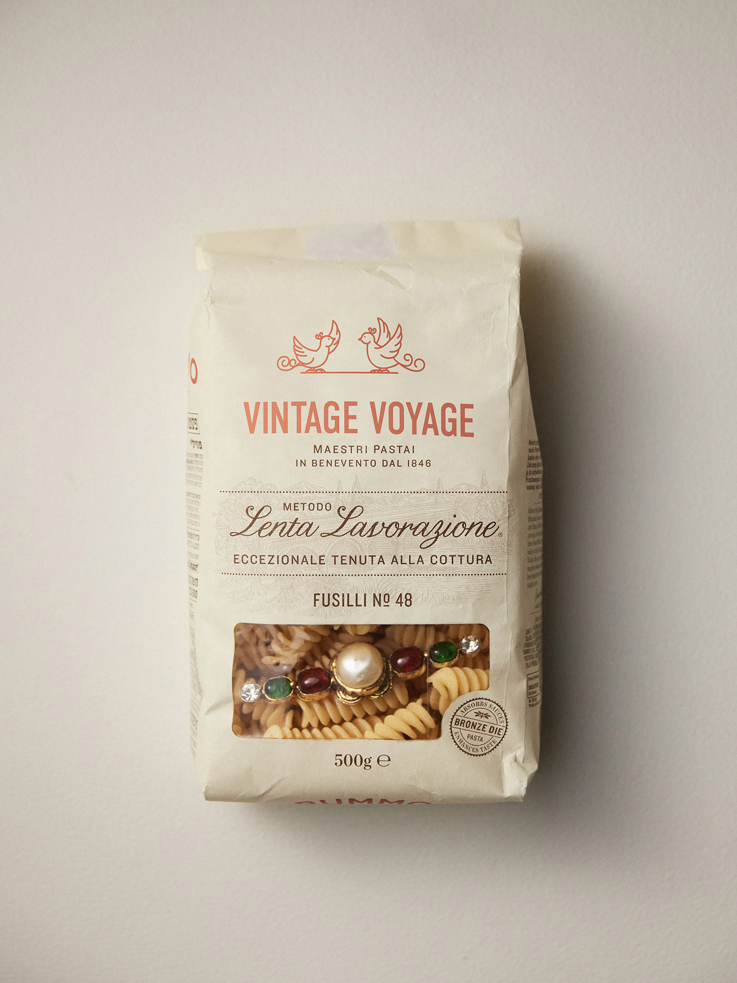 Брошь Chanel с кристаллами Gripoix и жемчужиной