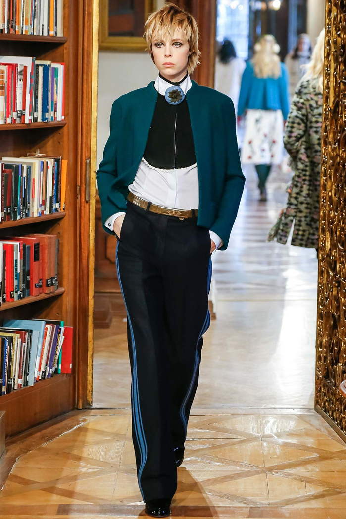 Зеленый твидовый жакет Chanel