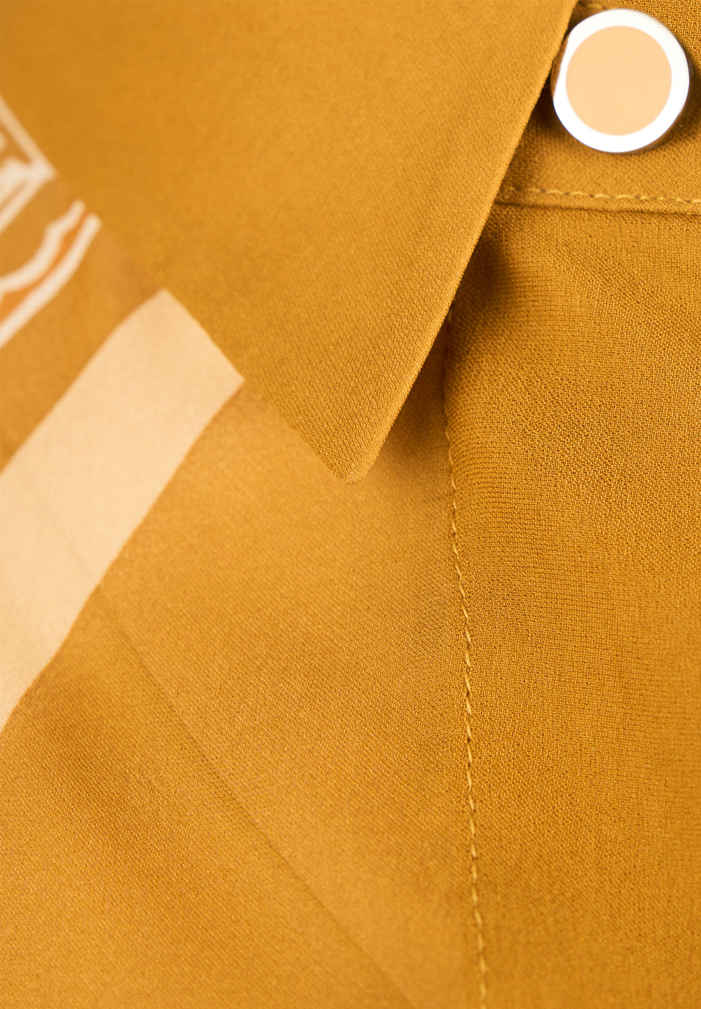 Горчичная блузка Hermès с принтом