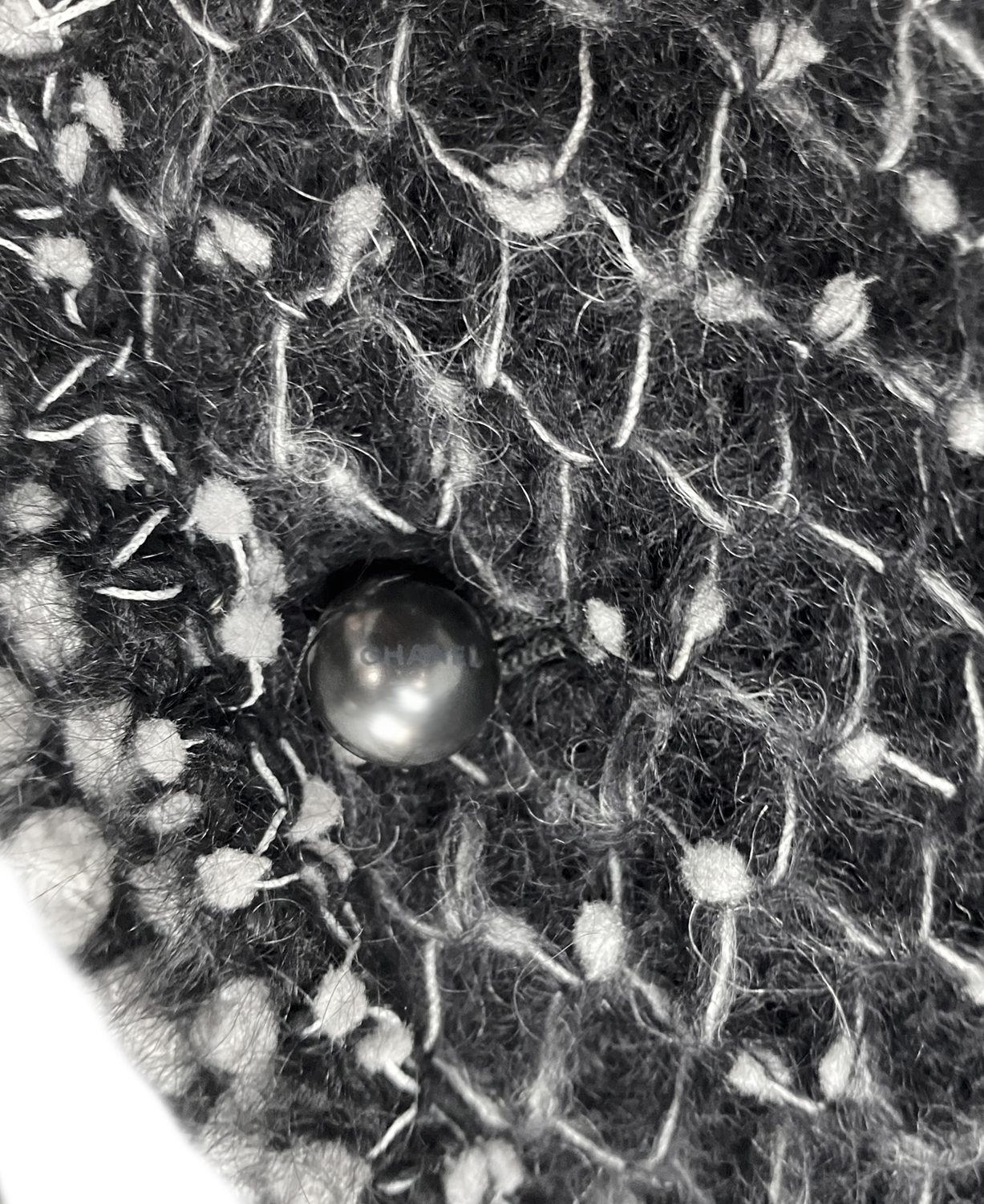 Серый шерстяной костюм Chanel