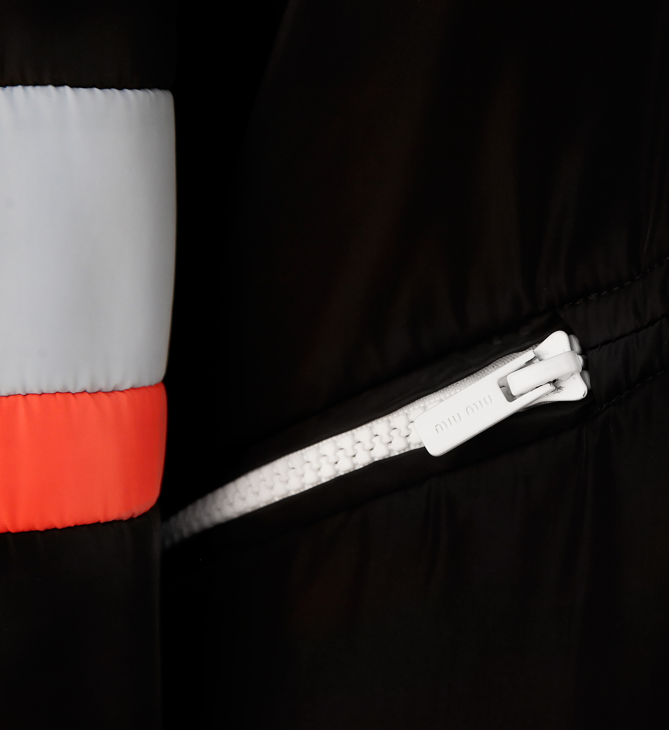 Черный бомбер Miu Miu