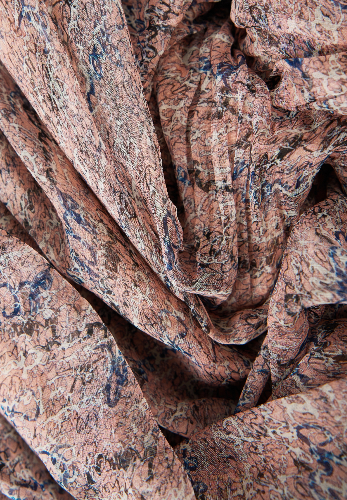 Шелковое шифоновое платье Chanel 