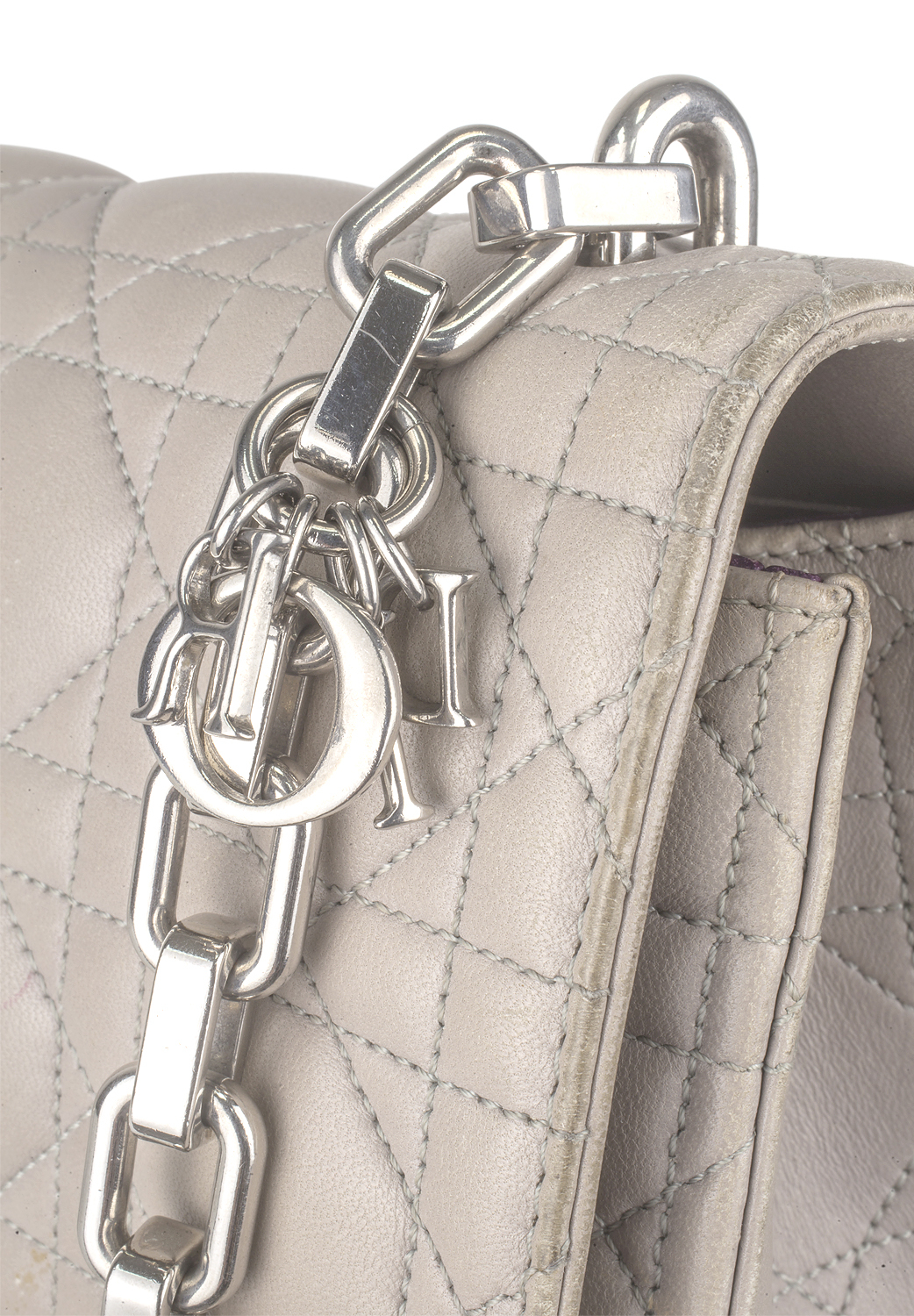 Серая сумка Christian Dior 