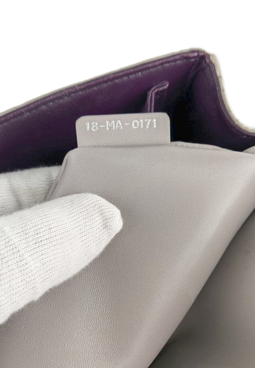 Серая сумка Christian Dior 