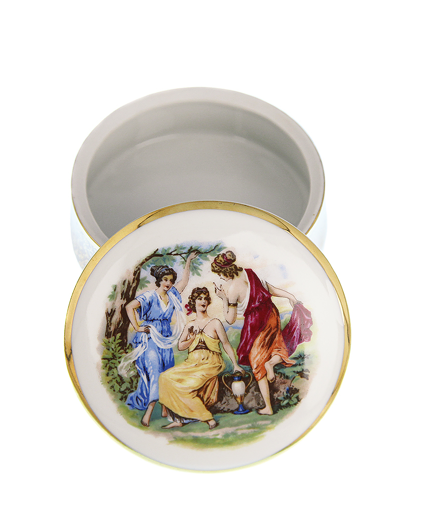 Фарфоровая шкатулка с нимфами