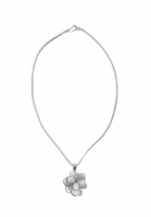 Колье Chanel с подвеской в виде камелии