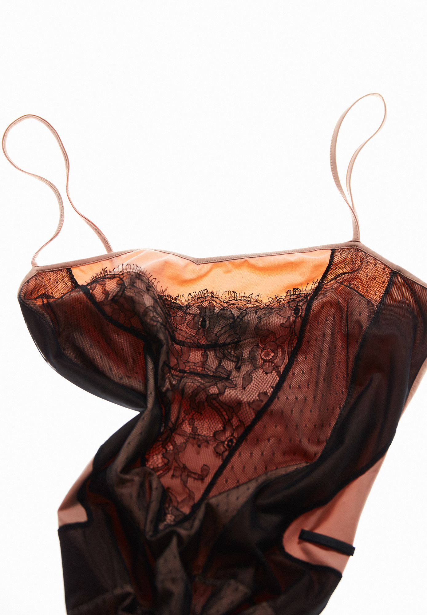 Бежевое платье Christian Dior с кружевом