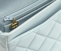 Лазурная сумка Chanel